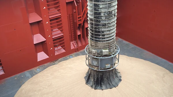 telescopic loading chute for loading solution of ship, train, truck