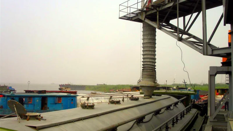 telescopic loading spouts for tanker ship loading