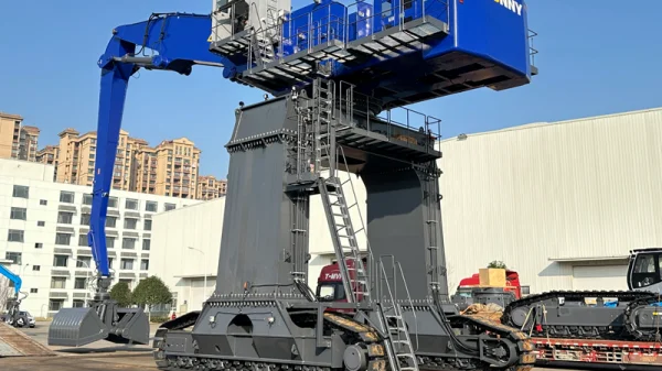 140T Mobile Material Handler (BHC140) - Tracked