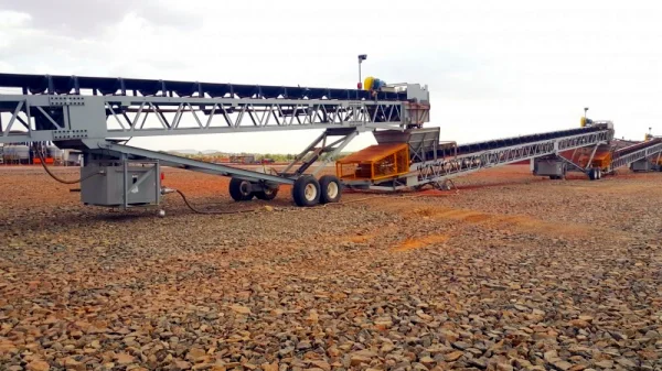 portable transferring conveyor for material handling